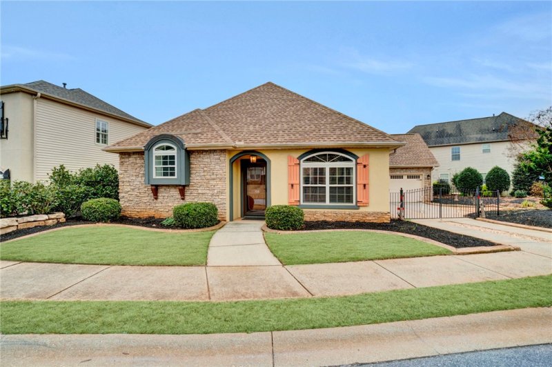 Seven Oaks, Taylors community