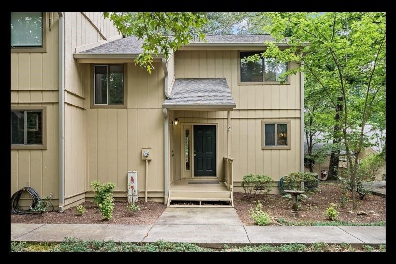 103 Harbor Lights Drive