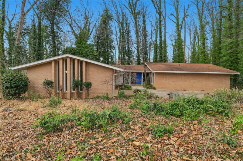 101 Briar Creek Lane