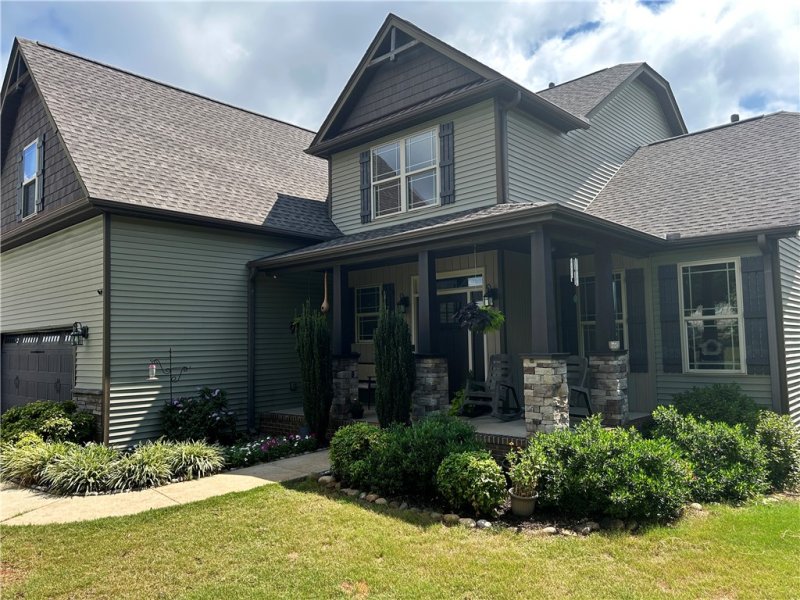 North Shore, Anderson community