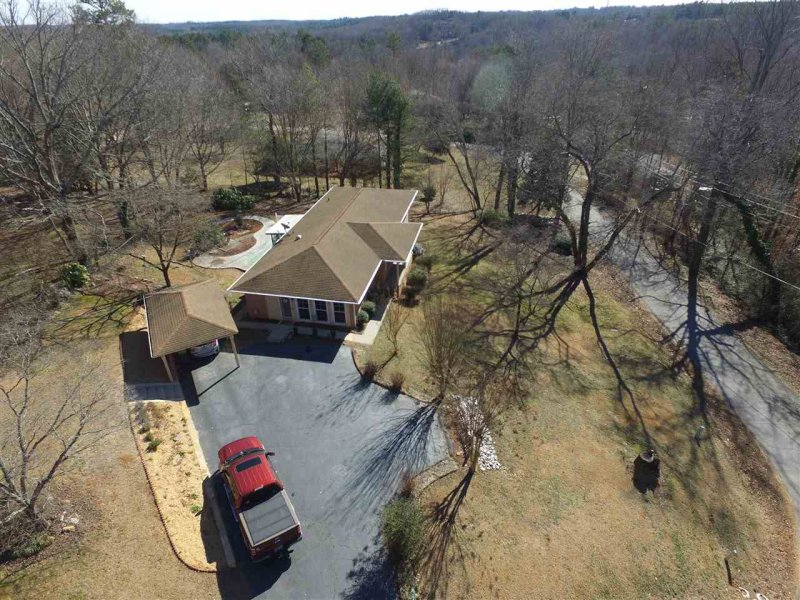 Property image 2 at 1404 Iroquois Drive, Seneca, SC 29672