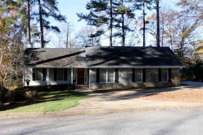 408 Holly Creek Drive