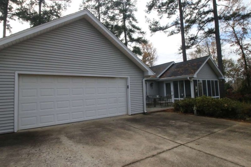 Property image 2 at 408 Holly Creek Drive, Anderson, SC 29621