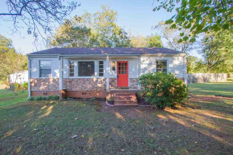 Property image 2 at 700 Greenville Street, Pendleton, SC 29670