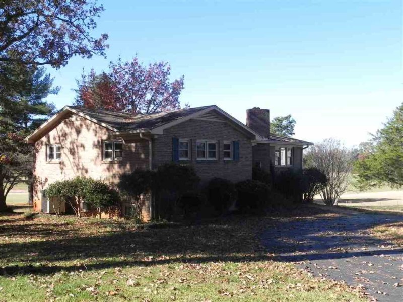 Property image 2 at 211 Leslie Lane, Pendleton, SC 29670