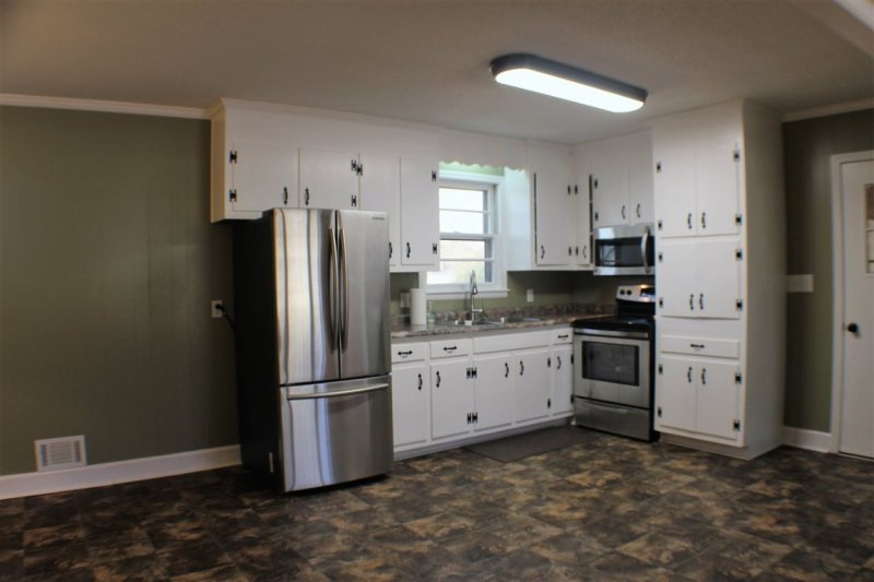 Property image 5 at 111 Courtland Drive, Greenville, SC 29617
