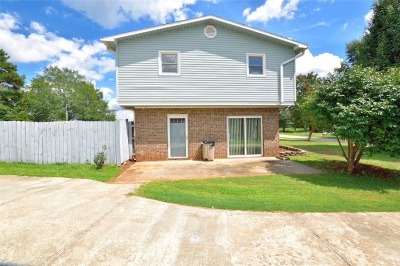 Property image 5 at 102 Meadow Drive, Seneca, SC 29678