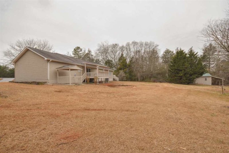 Property image 3 at 601 Pointe Wildwood Drive, Seneca, SC 29678