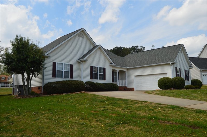 Property image 2 at 105 Laurens Court, Anderson, SC 29621
