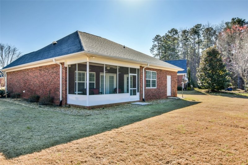 Property image 2 at 151 Camelot Drive, Seneca, SC 29672