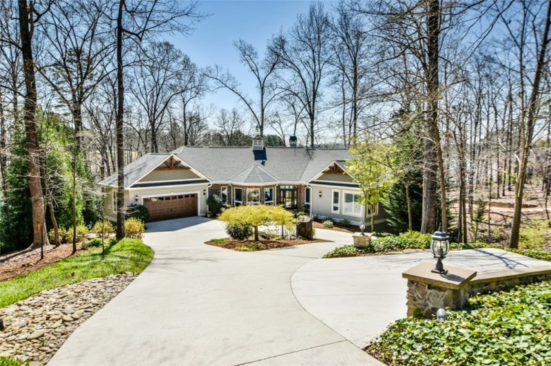 Property image 4 at 135 Pinnacle Pointe Drive, Seneca, SC 29672