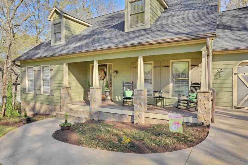 Property image 2 at 404 Paradise Circle, Townville, SC 29689