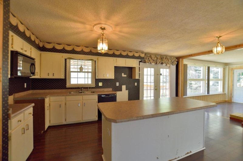 Property image 2 at 100 Shady Lane, Seneca, SC 29678