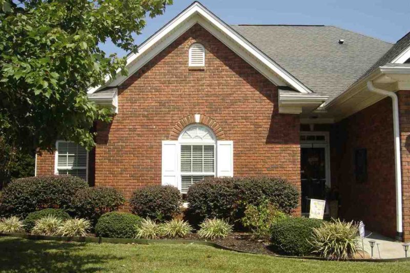 Property image 2 at 132 Camelot Drive, Seneca, SC 29672