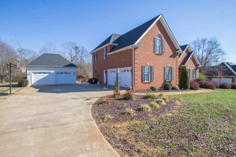 Property image 3 at 245 Pebble Brook Lane, Belton, SC 29627