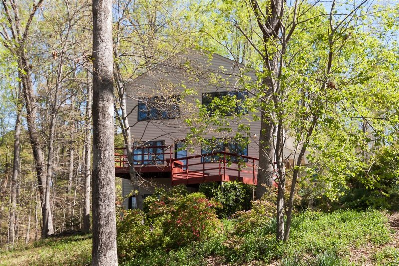 Property image 2 at 320 Petty Road, Seneca, SC 29672