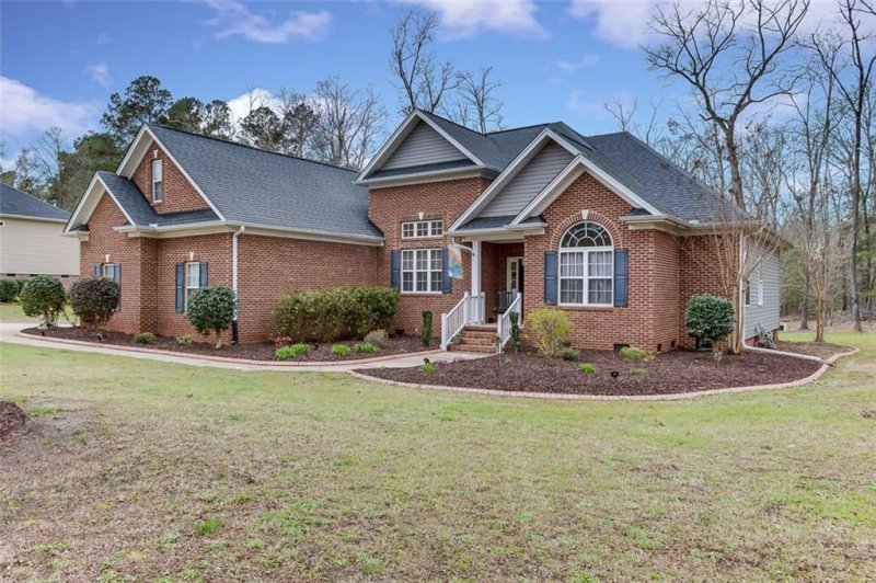 Property image 3 at 512 Lakeside Drive, Anderson, SC 29621