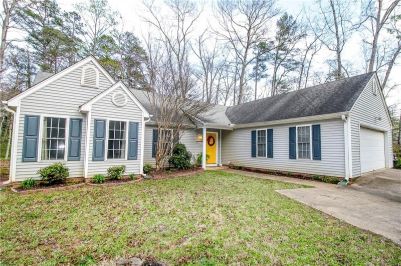 Property image 2 at 1668 Sequoya Way, Seneca, SC 29678