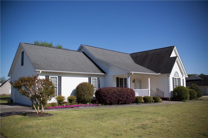 Property image 3 at 107 Landau Lane, Anderson, SC 29625