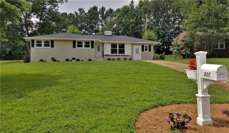 Property image 3 at 228 Bedford Forest Avenue, Anderson, SC 29625