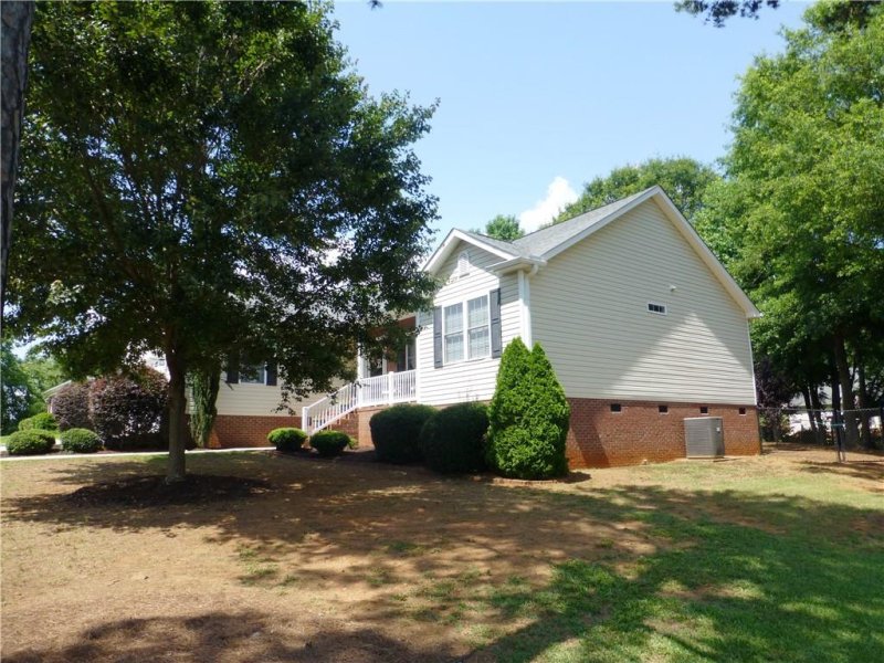 Property image 4 at 200 Stagecoach Drive, Anderson, SC 29625