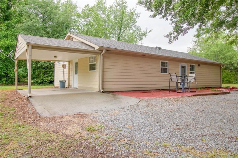 Property image 5 at 46 Cherokee Court, Lavonia, GA 30553