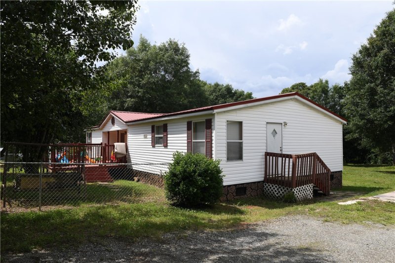 Property image 2 at 108 Old Field Circle, Williamston, SC 29697