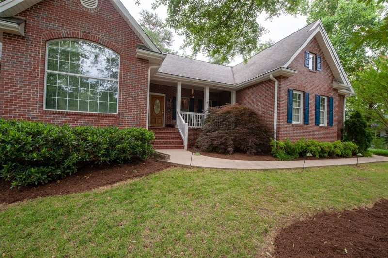 Property image 3 at 40377 Waverly Court, Seneca, SC 29678