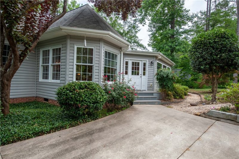 Property image 4 at 40377 Waverly Court, Seneca, SC 29678