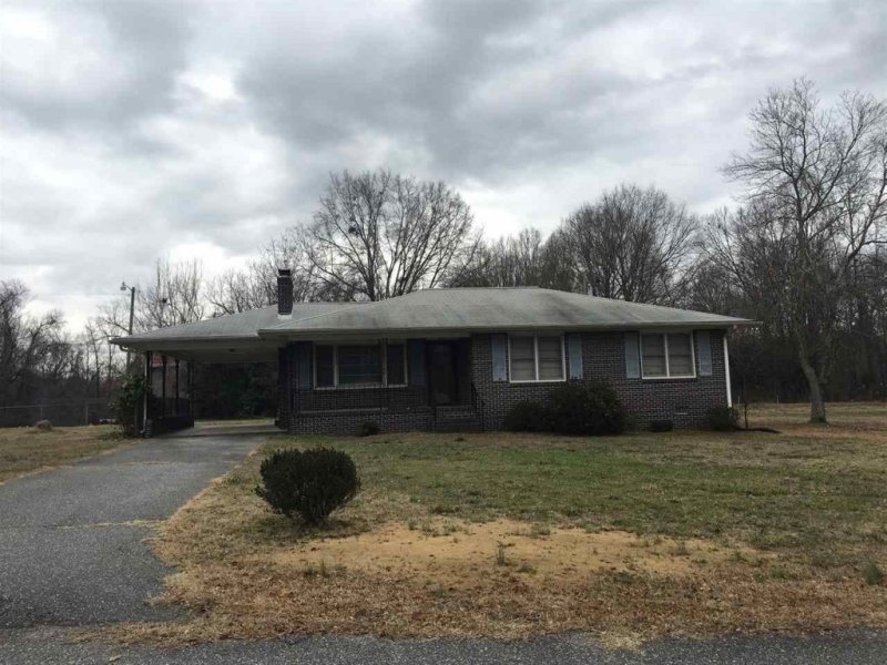 Property image 2 at 218 Edgewood Drive, Belton, SC 29627