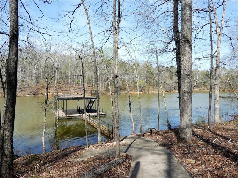 Property image 3 at 110 Deerfield Lane, Seneca, SC 29678