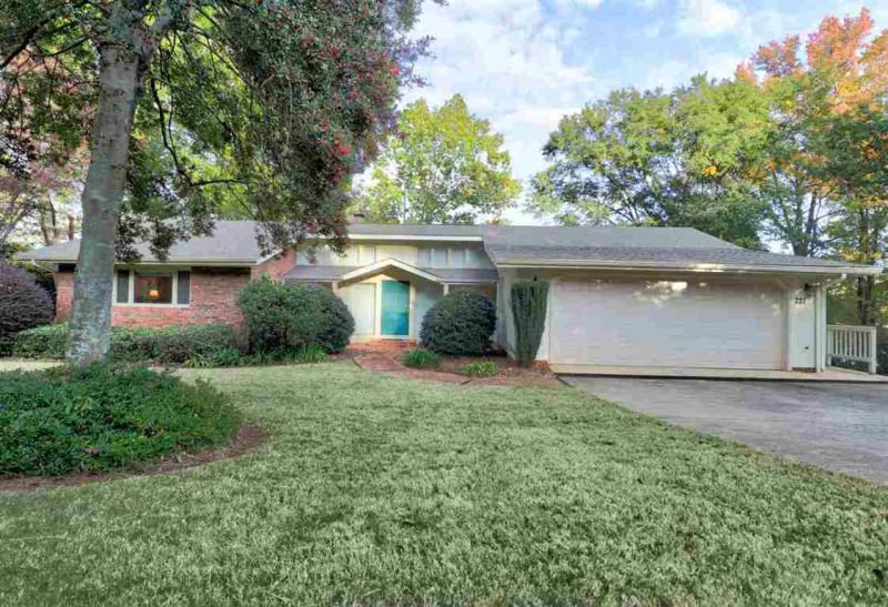 Property image 2 at 221 Apollo Drive, Seneca, SC 29672