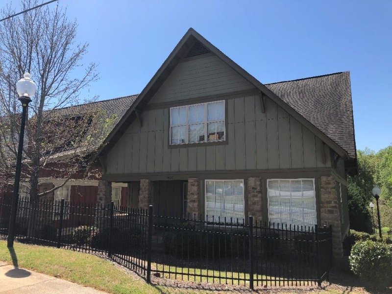 101 West Lane