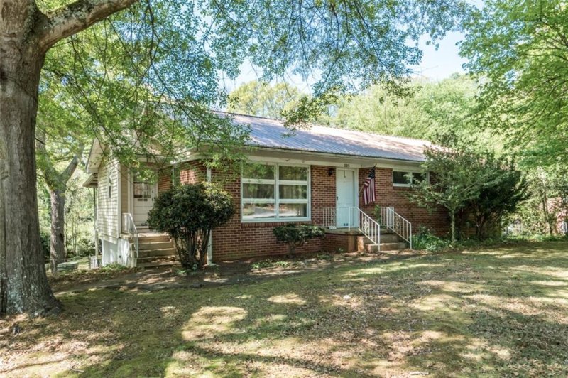 Property image 2 at 223 Holly Avenue, Clemson, SC 29631
