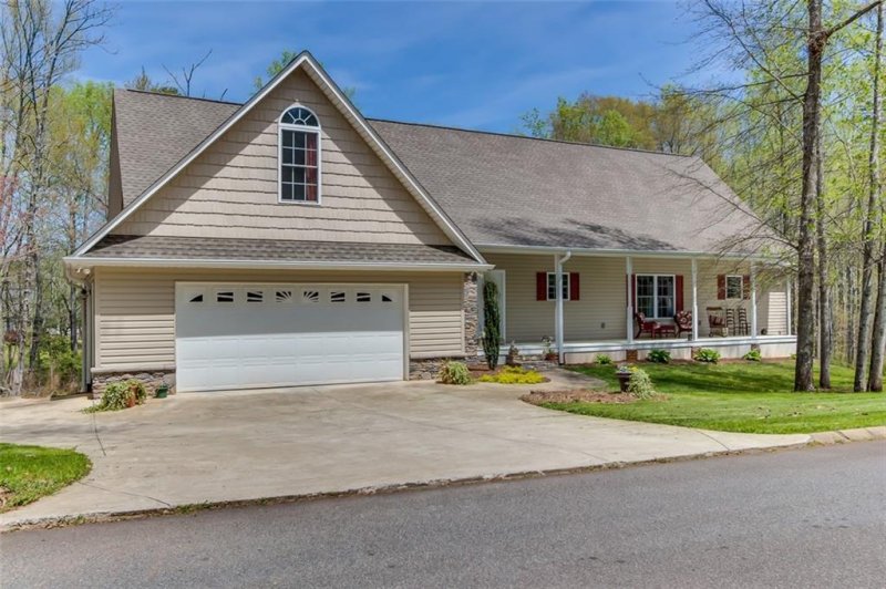 Property image 4 at 201 Fairforest Way, Pickens, SC 29671