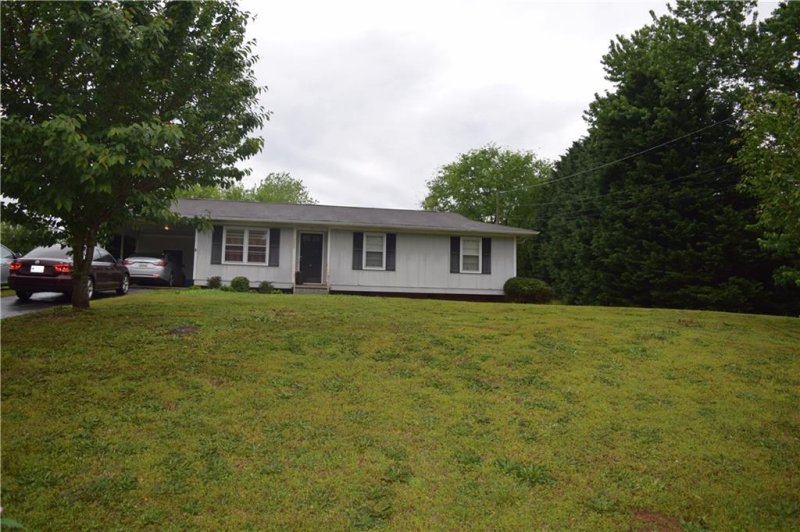 Property image 3 at 5025 Corinth Drive, Seneca, SC 29672