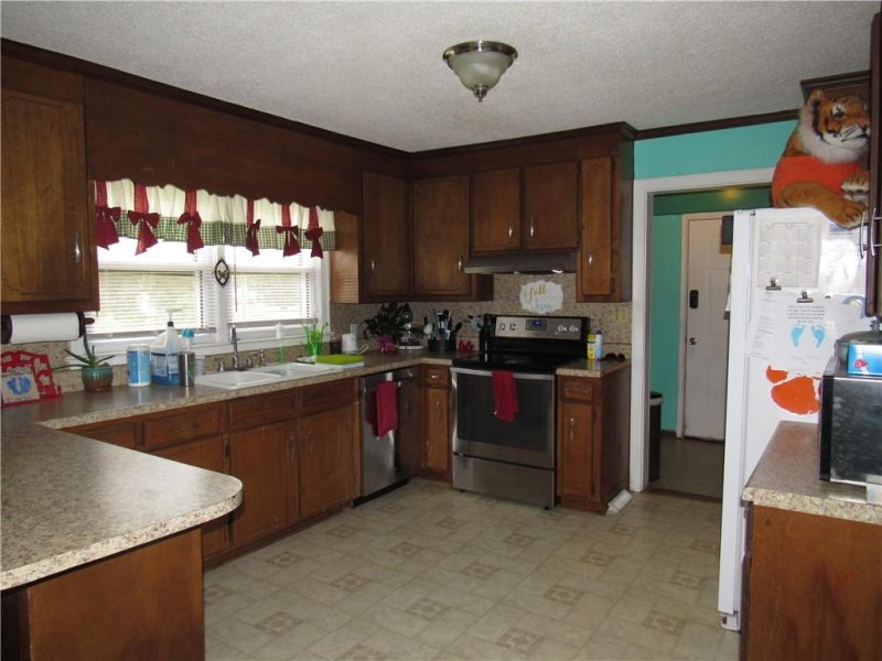 Property image 4 at 1002 Bern Circle, Anderson, SC 29626