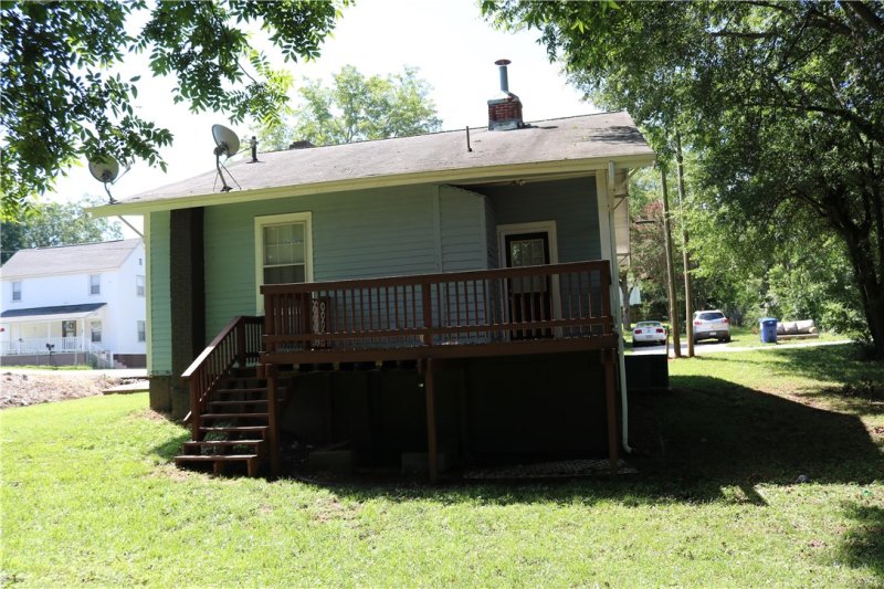 Property image 3 at 15 Powell Street, Seneca, SC 29678