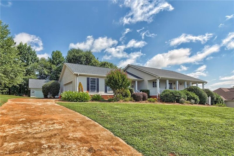 Property image 3 at 117 Hallmark Lane, Easley, SC 29640