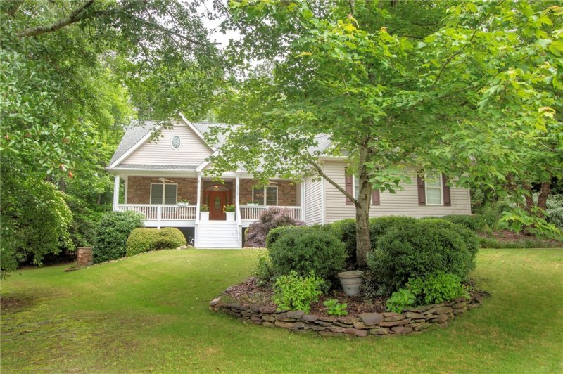 Property image 3 at 30268 Winchester Drive, Seneca, SC 29678