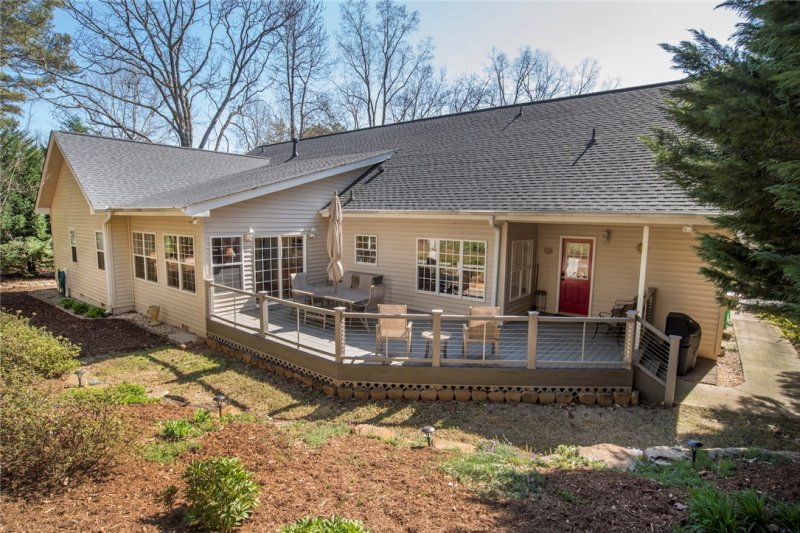 Property image 2 at 320 Amethyst Way, Seneca, SC 29672