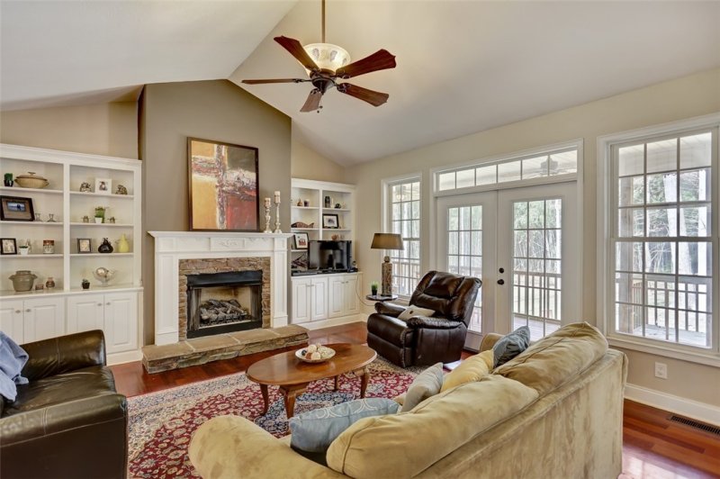 Property image 4 at 13001 Azalea Drive, Seneca, SC 29678