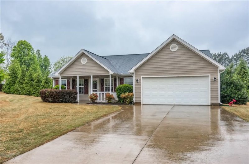 Property image 3 at 121 Templewood Court, Williamston, SC 29697