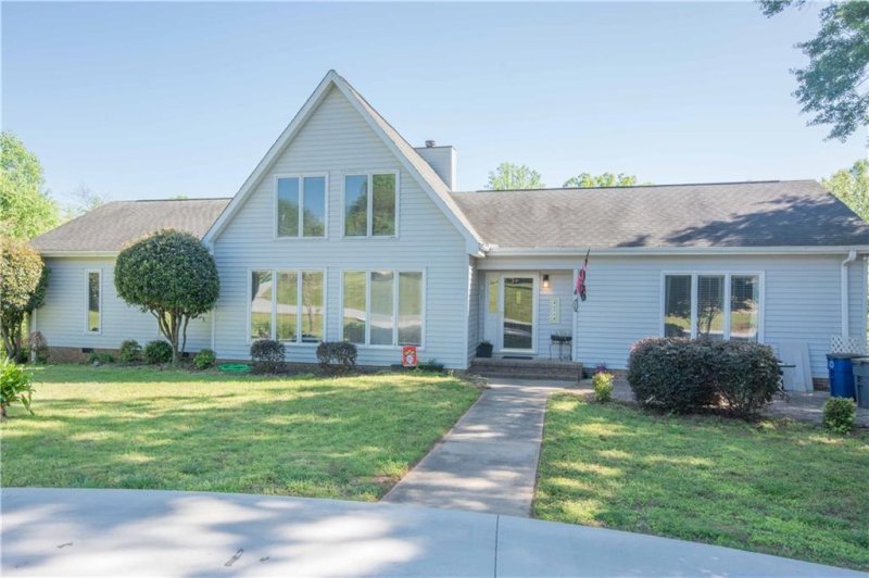 Property image 3 at 230 Woodfield Drive, Easley, SC 29642