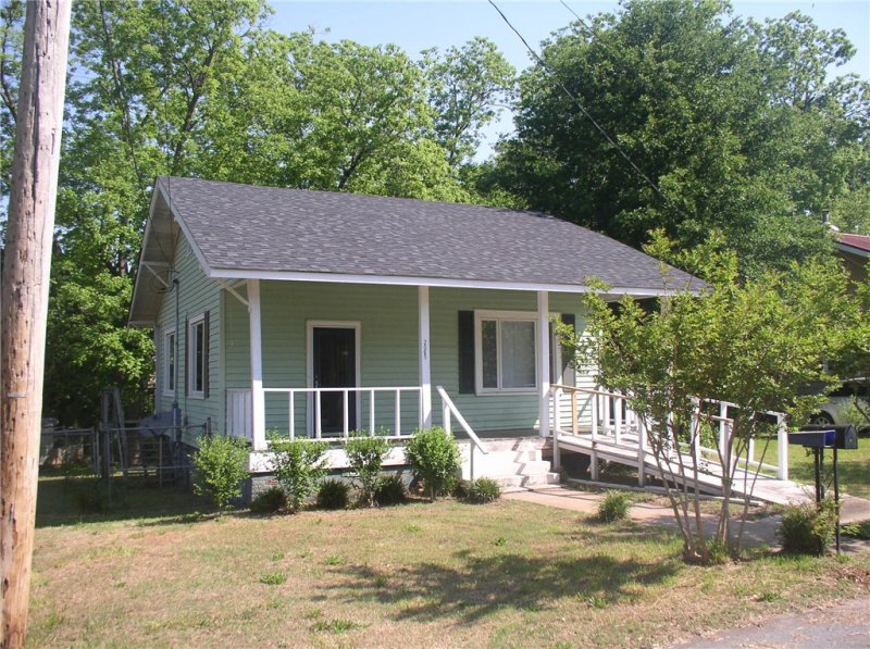 Property image 2 at 2505 Brown Street, Seneca, SC 29678