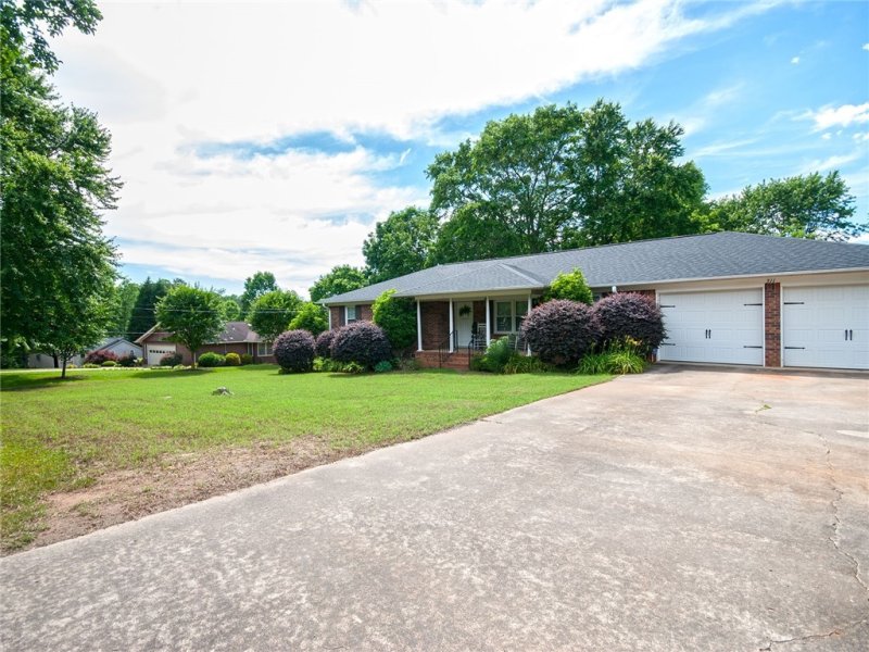 Property image 2 at 311 Woodfield Drive, Easley, SC 29642