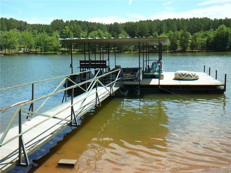 Property image 2 at 110 Holt Drive, Iva, SC 29655