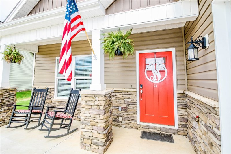 Property image 2 at 125 Shadowood Court, Seneca, SC 29678