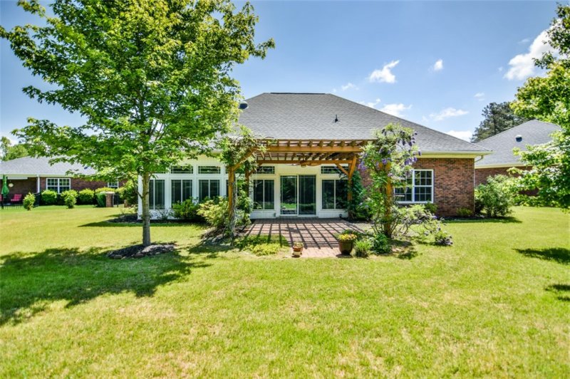 Property image 2 at 152 Camelot Drive, Seneca, SC 29672