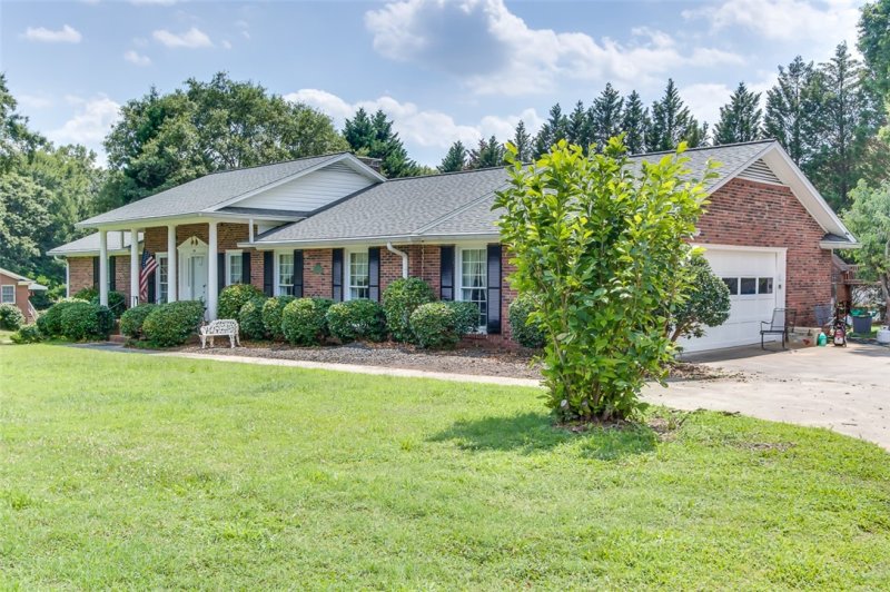 Property image 3 at 209 Palmetto Parkway, Belton, SC 29627